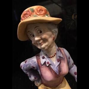 🌼👸🏼Lefton Collectible Figurine Rich Colors Detailed Granny Playing Golf